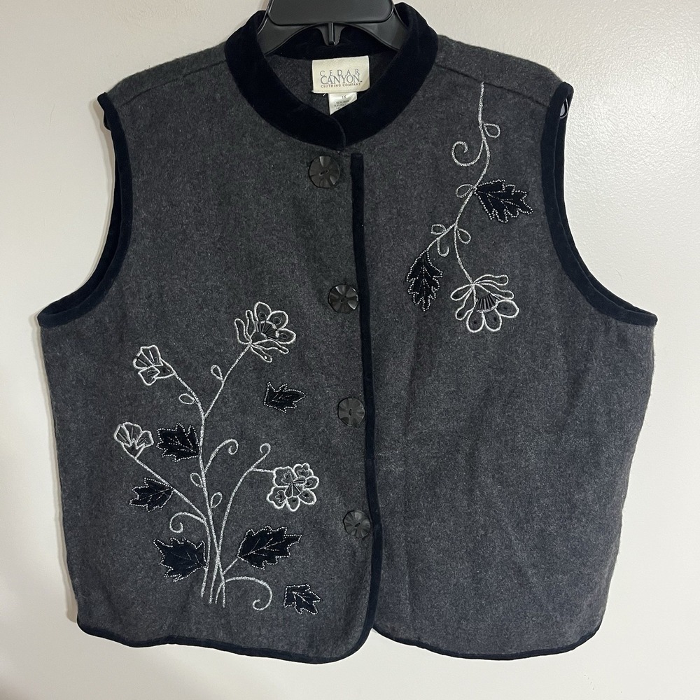 Canyon Creek Wool Blend Embroidered Floral Pattern Vest‎ Size 1X Gray Beaded